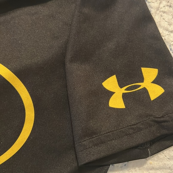 Under Armour Batman Compression Heatgear Shirt - Picture 3 of 5